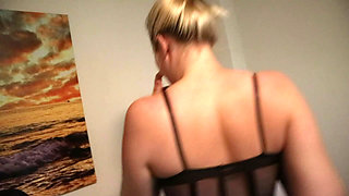 Amateur photoshoot turns into fucking without condom
