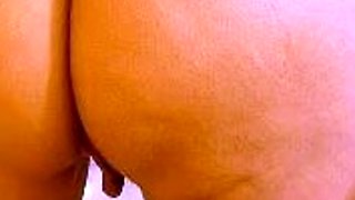 amateur sweetdesire12 flashing ass on live webcam