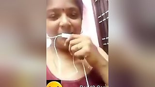 Today Exclusive-tamil Bhabhi Showing Boobs On Video Call