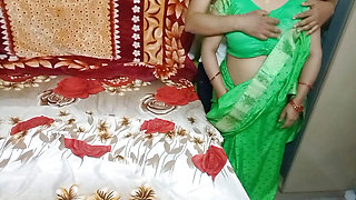 Indian beautiful bhabhi removed her saree.