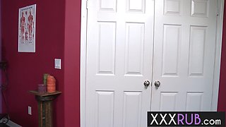 Lucky guy enjoyed sucking cock by hottie mommy