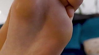 Feet Fetish in Chastity - Mistress Julia