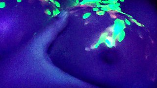 Slutty amateur flashing her big boobs in the backseat