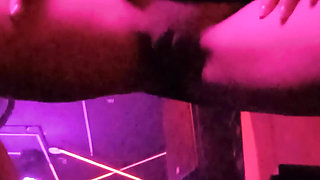 I seduce a man dancing without underwear, he can't resist and fucks me no matter what they saw us