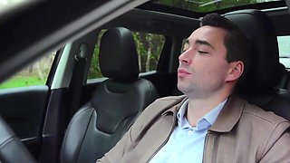 Lia, 28, always loves to be on the move! - Jacquie et Michel TV