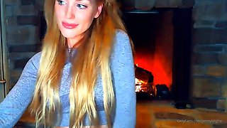 Brunette Solo Webcam Masturbation
