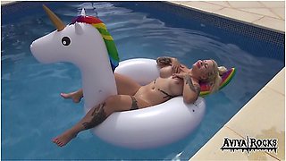 Aviva Rocks In Masturbating In Swimming Pool