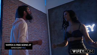 WIFEY BBC Crazy Hotwife Alyx Urie Loves To Put On A Show For Hubby