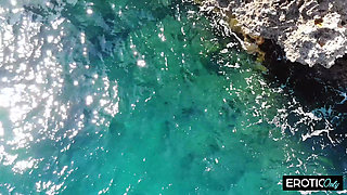 Spontaneous Fuck on the Side of the Road Hungry MILF Gives It Her All