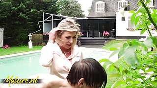 Horny Blonde MILF Nikky Clarisse Wants To Get Anal Pounded By The Gardener