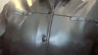 Sexy teen babe fingering her hot pussy in solo masturbation