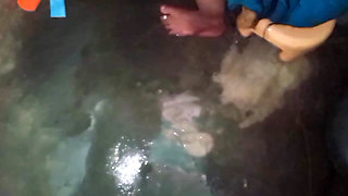 Tamil Aunty Bathing Porn Video in Village