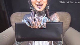 Anuskatzz gets a stainless steel dildo to shove up her ass