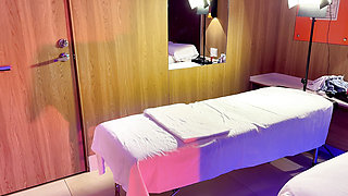 Massage with Happy Ending by a Hot MILF Leyne Rodriguez - Tantaly Sex Doll