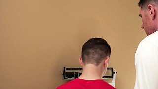 Marcus Rivers bareback sex with Legrand WOlf