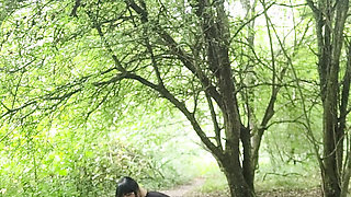 Petite Allumeuse En Foret. Cumslut P U B L I C