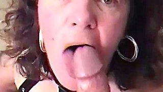 MOM GIVES AMAZING BLOWJOB TO BIG COCK