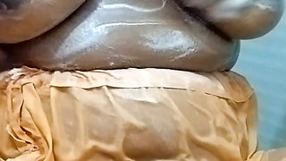 Saira Hot Bhabhi Bathing