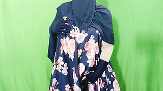 Muslim Hijabi Beautiful Housewife Fucking with Neighbor - With Clear Hindi Audio