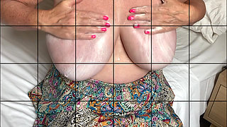 Mrs Mature Feet putting on the Sun cream