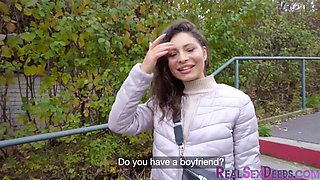 Pickedup beauty babe got pussysmashed