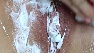 Hairy Pussy Shaving Close up! Intimate Haircut!