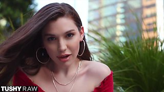 Lily Lou's Urban Anal Adventure: Rough and Raw