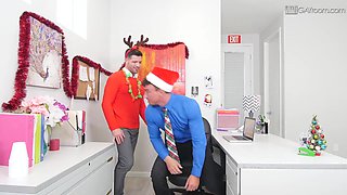 Cade Maddox And Casey Everett - Jolly Holiday Gangbang In The Office