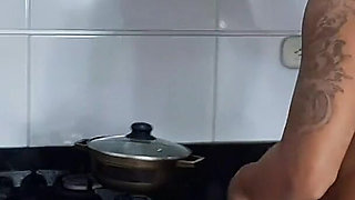 My Stepmother Is Horny and Looks for Me to Fuck Her Doggy Style.