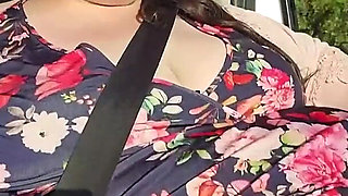 SSBBW in Car Belly Play