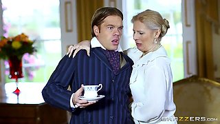 Brazzers - British babe Erica Fontes gets pounded