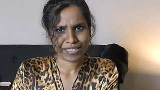 INDIAN MILF CATCHES STEP SON SNIFFING HER DIRTY PANTIES ROLEPLAY1080p hornylily(1)