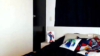 Close up MILF masturbation