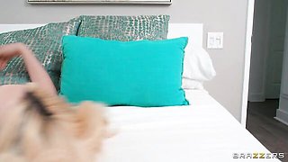 Pulchritudinous Lexi Lore - big ass dirt - Brazzers Exxtra