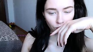 Cute amateur webcam teen girl toying pussy on webcam