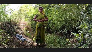 Desi bahu lifted her clothes in the outdoor jungle and put her finger in her pussy and showed her brother-in-law is yearning for sex by showing her brother-in-law my fat ass.