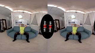 Lilu Koukou Solo - Big Tits Nylons Curvy Fingering