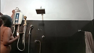 Indian and Sri lankan mix Anne playing with her pussy in extreme lust ith big boobs and et juicy pussy with bathing Show