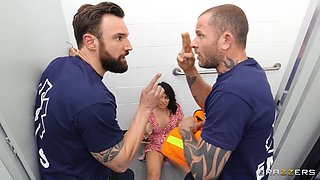 Emergency Squirter With Adriana Chechik, Alex Legend, Scott Nails - Brazzers