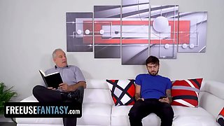 Freeuse desire - my hot stepsis honey hayes puts down her fresh game only to receive a delicious jizz