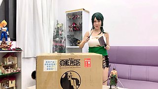 Amateur Asian College Teen Gives Blowjob