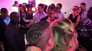 Foursome XXX with Group Sex Babes