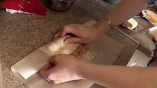 Without panties and bra sexy MILF Frina continues naked cooking