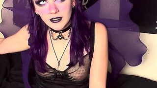 Horny amateur web cam teen girl takes a toy deep inside