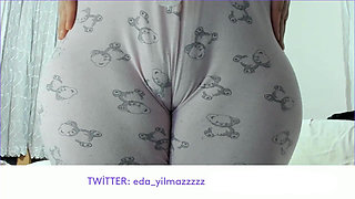 Camel Toe - Turkish MILF