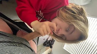 Yammy Teenager Girlfriend Loves Sucks Big Dick