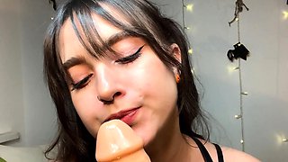 Amateur Webcam Teen Masturbates And Teases