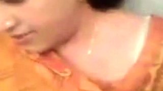 desi- very beautiful punjabi aunty sucking dick