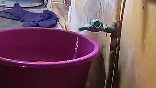 I secretly took a video of my girlfriend taking a bath in the bathroom. She's so beautiful.