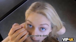 Vip4k. la femme est toujours prête à être percée si cela lui donne de l'argent